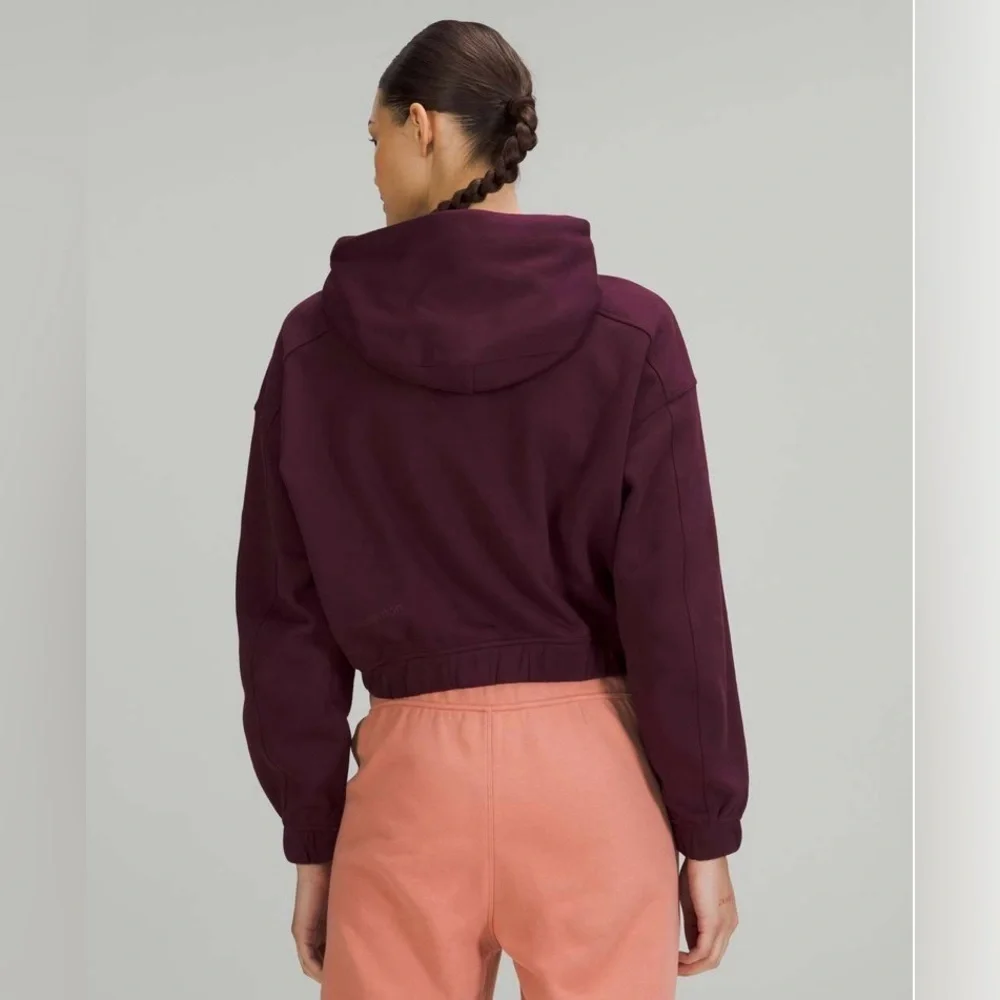Lululemon Relaxed Cropped Hoodie in Cassis